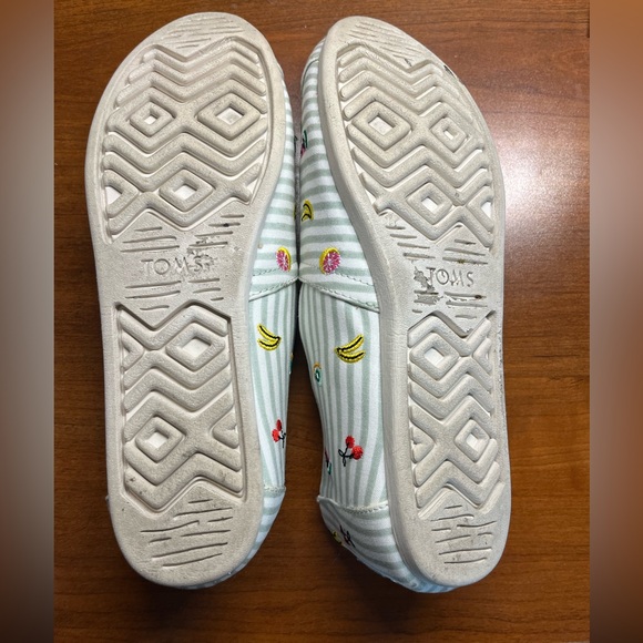 Summer Toms - Picture 4 of 4